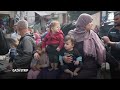 Displaced people in central Gaza Strip attempt to return to the north  - 01:04 min - News - Video