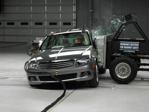 Video Crash Test Mercedes Benz C-CLASS W204 sedan 2007