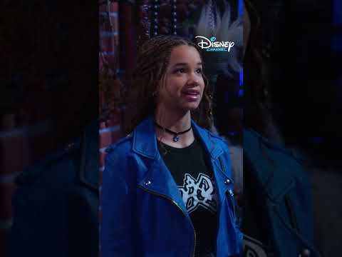 Den gamle hule | Magi efter Waverly Place | Disney Channel Danmark