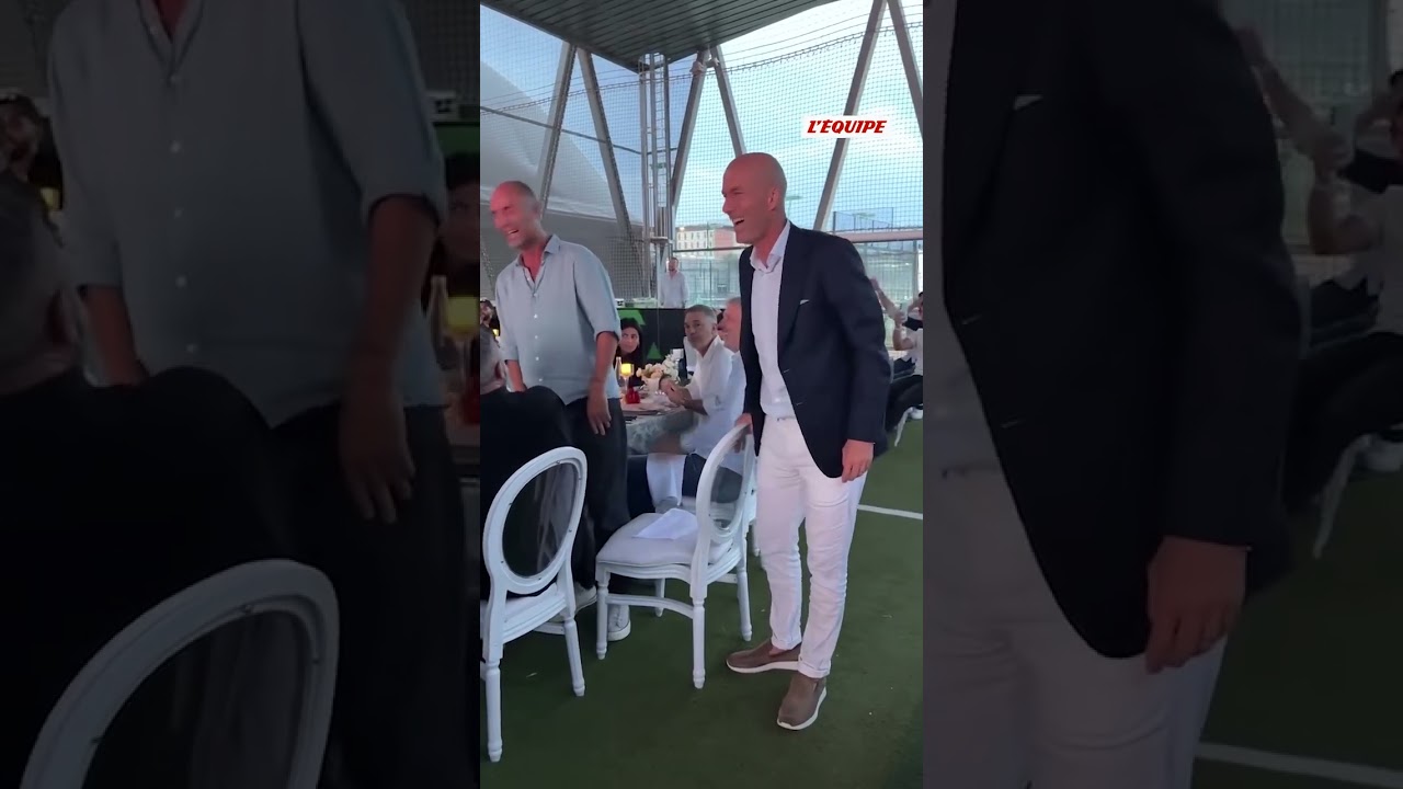 ⚽️🎤 La chanson préféré de Zidane ? #shorts #football #zidane