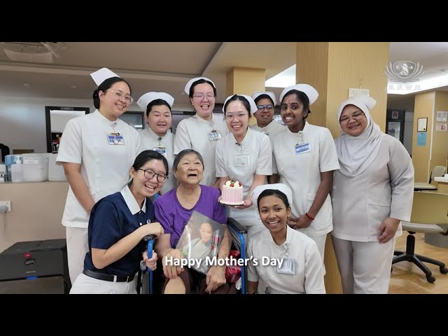 Chin Swee Yin, 79, has been receiving dialysis at the Butterworth Tzu Chi Dialysis Centre for six years. Recently, she was confronted with heartbreaking news: she must stop dialysis and undergo an amputation.

With her daughters busy working and unable to be by her side, she now visits the centre daily for wound care—and in the process, has found a new family.

💅 The nurses gently apply nail polish on her hands.
✂️ They arrange haircuts, celebrate Mother’s Day with her,
🖼️ And present her with a portrait of Master Cheng Yen—bringing comfort and dignity in her most vulnerable moments.

In this final stage of life, it’s not just medical care she receives—it’s love, compassion, and connection.

#TzuChi #ButterworthDialysisCentre #CompassionInAction #ChinSweeYin #PalliativeCare #LoveInTheFinalHours #MasterChengYen #HumanityInMedicine