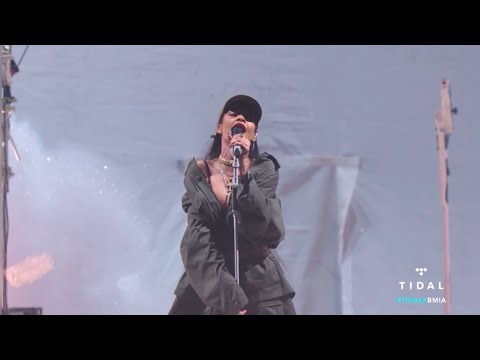 Rihanna - Love On The Brain Live at Made in America 2016