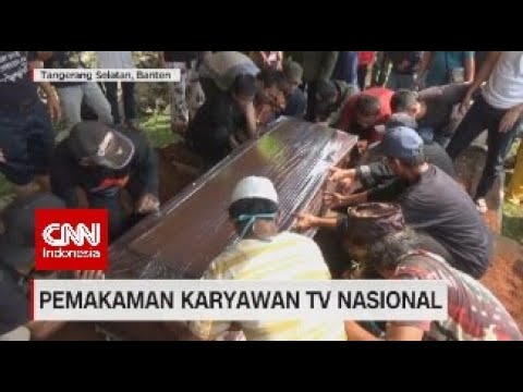 Suasana Duka Pemakaman Karyawan TV Nasional