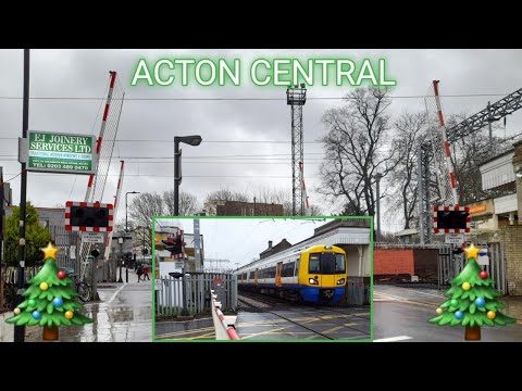 🎄2022 | Ep.20 | *2 Broken Skirts* Acton Central Level Crossing (19/12/22)