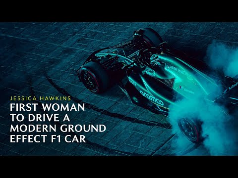 Behind the Scenes: Jessica Hawkins Becomes the First Woman to Drive a
Modern Ground Effect F1 Car