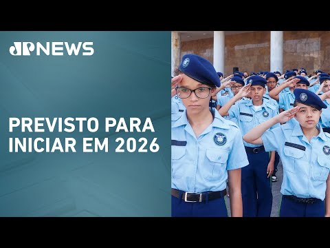 Tarcísio de Freitas adia implantação das escolas cívico-militares