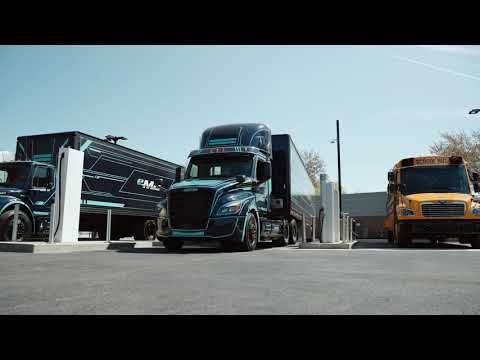 Watch a video of how a driver of a heavy-duty electric truck can use Electric Island, including interviews from Portland General Electric and Daimler Trucks North America.