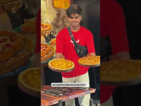 Mumbai ke famous cafe #foryou #food #foodie #pizza #foryou #explore #pizzalover #streetfood #india