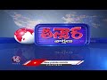 Public Rush To Overturned Lorry To Collect Oil By Buckets | Khammam | V6 Teenmaar  - 01:07 min - News - Video