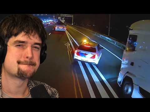 Politie veroorzaakt bijna een ongeluk