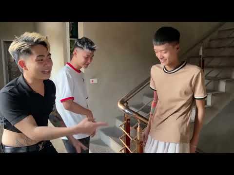 Hoàng Em Mặc Váy Làm Dance Quẩy Trước Cổng Trường Cấp 3 và Cái kết  !