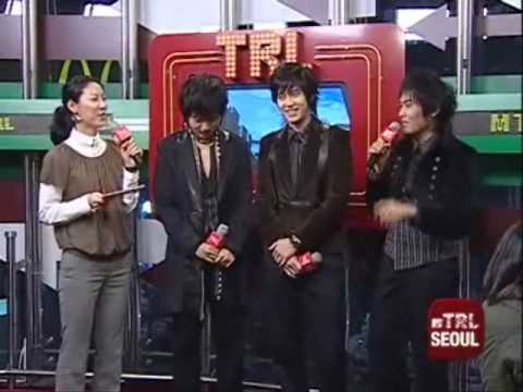 Ryeowook singing a boa song