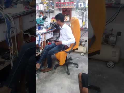 #shortvideo आज करनाईपुर बाजार में मोबाइल में ग्लास लगवाने गए