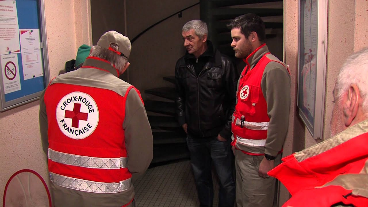Solidarité : En immersion avec les bénévoles de la Croix-Rouge