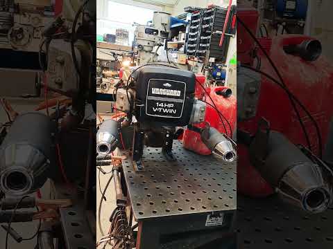 Briggs & Stratton Vanguard 14 hp Dual muffler 😁
