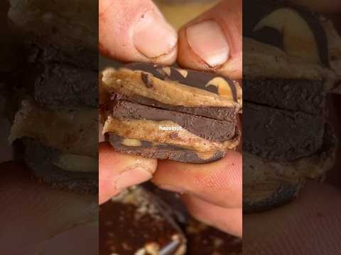 Healthier hazelnut caramel bites ✨ Rich, nutty and naturally sweetened with a date caramel centre!