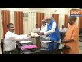 PM Modi Nomination Update: CM Yogi का साथ...चारों ओर कमांडोज़! मोदी ने इस धाकड़ स्टाइल में भरा नामांकन  - 10:03 min - News - Video