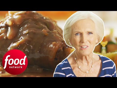 Mary Berry Cooks Scrumptious Rustic Lamb Shanks | Mary Berry's Absolute Favourites