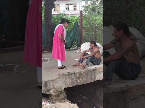 भाई की मजबूरी😭🙏🏻🫂 #humanity #respect #helping #viralvideo #youtubeshorts