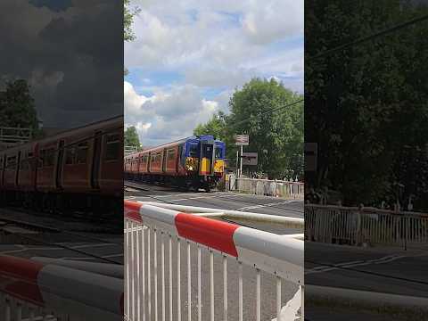 SWR Class 455 Passing Motspur Park Level Crossing (07/08/23) F.T @allthetrains6858 #train