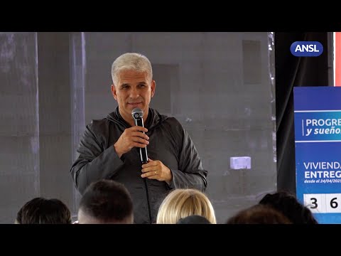 Claudio Poggi, gobernador de San Luis – Entrega de viviendas en Juana Koslay