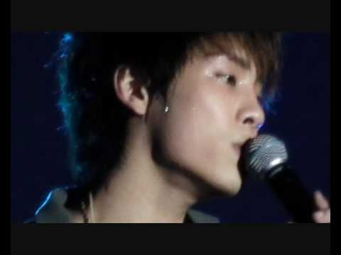 SHINee at London Odeon Jonghyun Solo