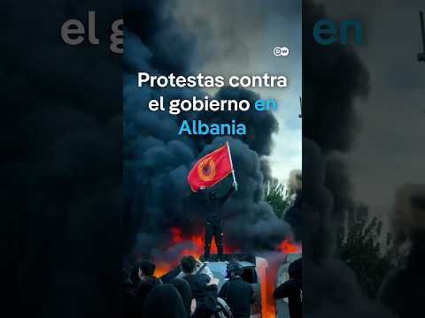 Estudiantes en Albania protestan contra el Gobierno socialista