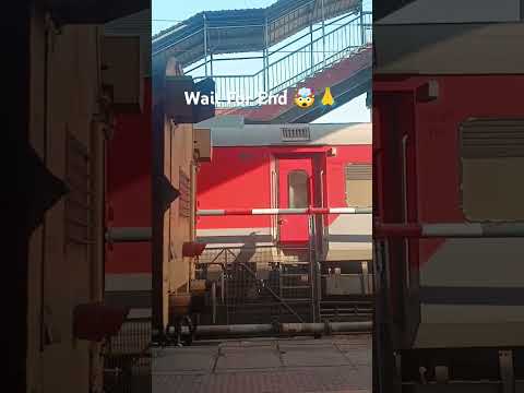 Indian Railway 🚃 Wait for End 🤯🙏 #railway #indian #indianrailways #facts #help #trending #shorts