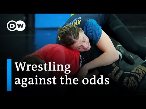 How a Ukrainian wrestler fights to focus on her sport | DW News