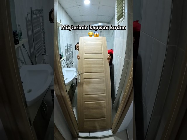 Müşterinin kapısını kırdım 😱😂 #shorts #tiktok #motovlog #viral #reels #keşfet #fyp #kurye