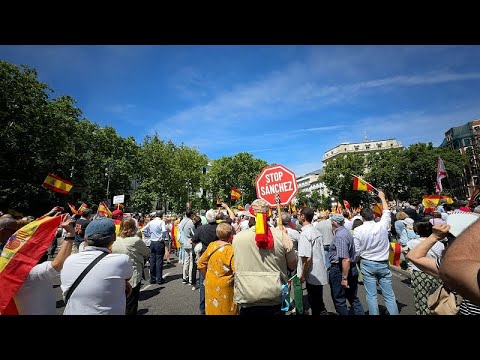 Ισπανία: Επίδειξη δύναμης από το Λαϊκό Κόμμα ενόψει ευρωεκλογών - Εκλογές ζήτησε ο Φεϊχό