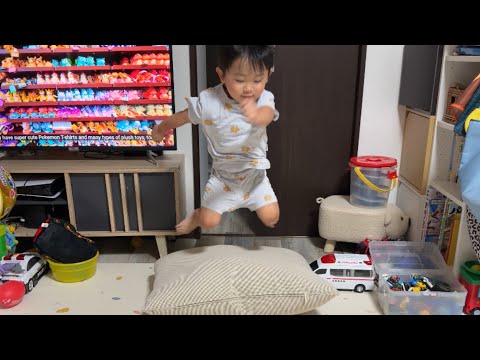 2歳児、渾身のジャンプ