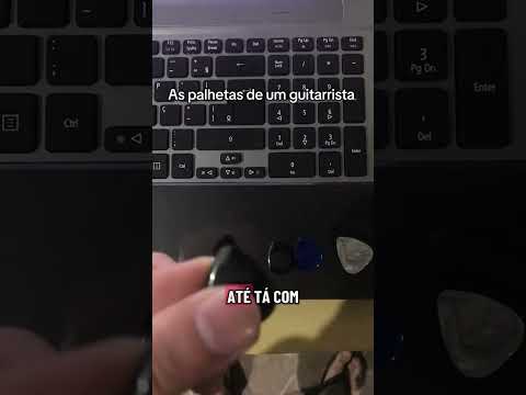 É tudo mentira kkkkk #guitar #musicos #musica #guitarra #guitarmeme #instrumentos #palheta