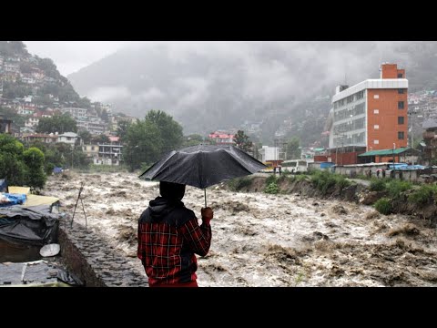 India: At least 22 killed in New Delhi flash floods as neighbouring Pakistan on alert | ITV News