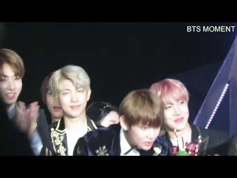 170114 골든디스크 : 엑소분들 대상수상 축하해주는 방탄소년단