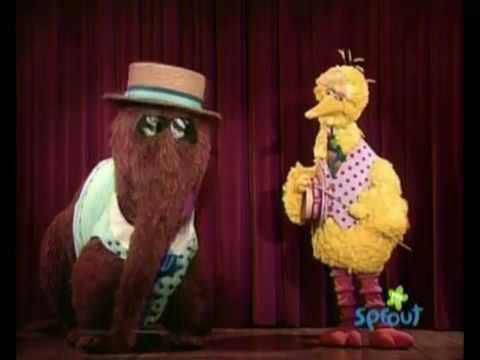 Turkey sings Barber of Seville on Sesame Street - YouTube