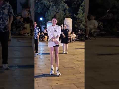 #dance #bestshuffle #fashion #dancer #trend #shuffle #cuttingshapes #shuffling #trending #dancing
