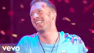 The Chainsmokers & Coldplay – Something Just Like This (Live at the BRITs)