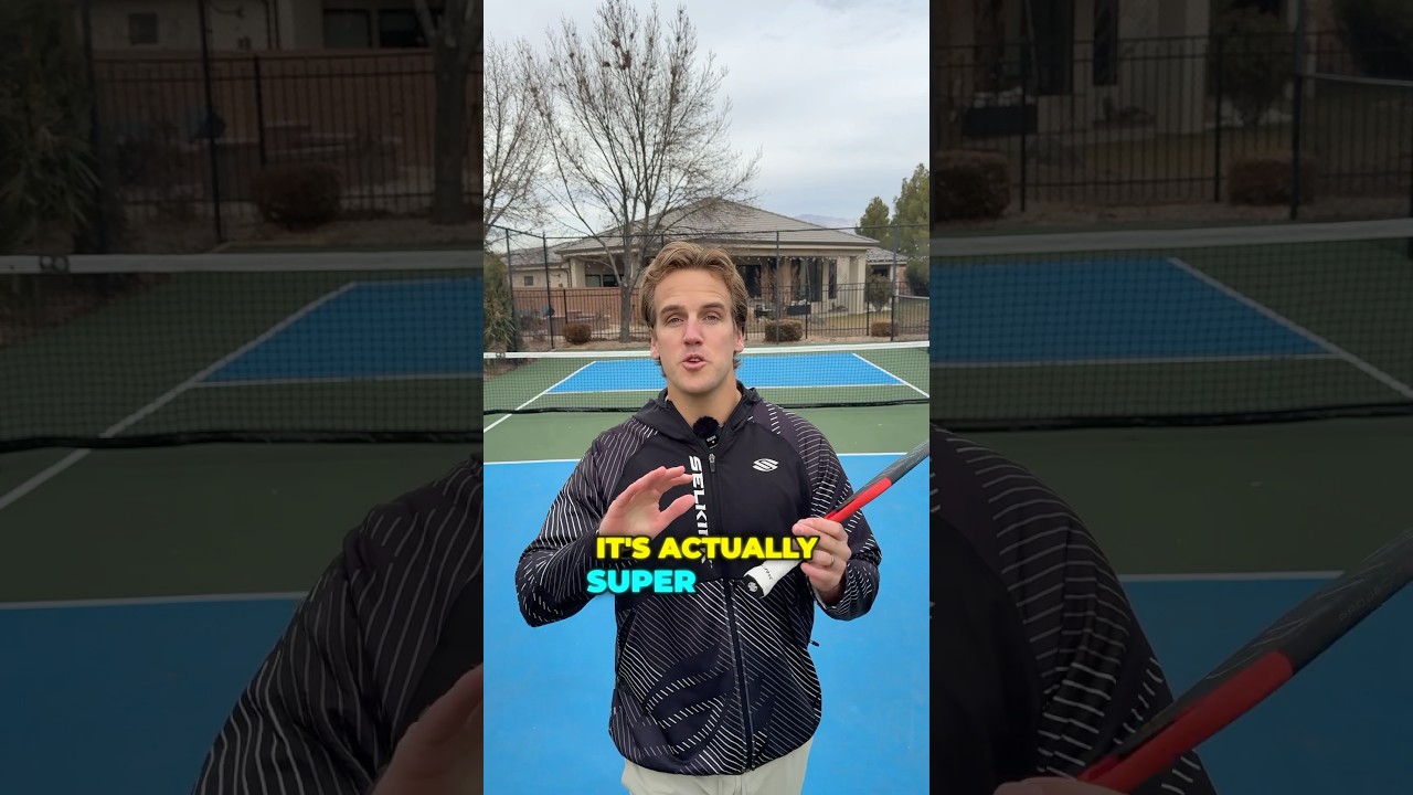 The two hander can be a super valuable tool to have when you are ever reaching for the ball! ✅