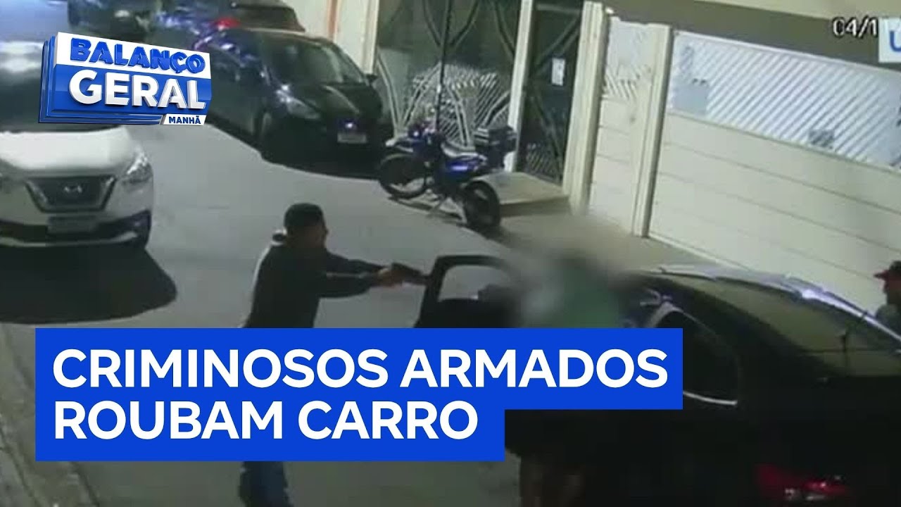 Vídeo mostra criminosos armados roubando carro de motorista em Diadema