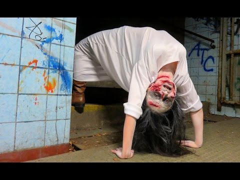 Хорор скриена камера: Девојка опседната од демон оди како пајак