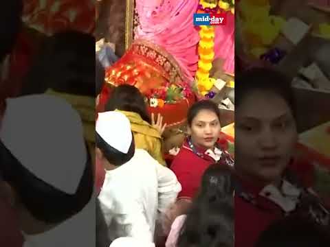 Ganesh Chaturthi 2023 Kartik Aaryan Visits Lalbaugcha Raja 