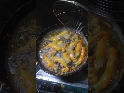 Tasty Mirchi Bajji🥰😋#garikapatinarasimharao #foodie#shorts #streetfood #foodlover#ytshortsindia