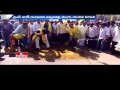 Telugu Youth Washed Roads at YS Jagan Visited Areas :  Mangalagiri