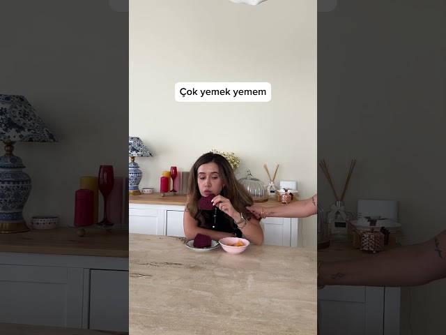 Sondaki bonu terliği neden yedim sizce? 😂