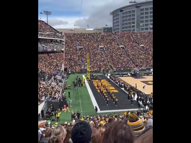 The Iowa Hawkeyes’ outdoor game at Kinnick Stadium was a MOVIE 🤩