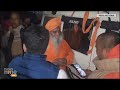 BJP MP Jyotirmay Singh Mahto meets saints who were allegedly assaulted by Mob | News9  - 03:48 min - News - Video