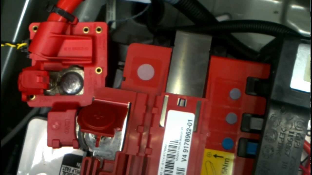 BMW X5 E70 X6 E71 Battery Removal How to DIY: BMTroubleU ... fuse box on a bmw 1 series 