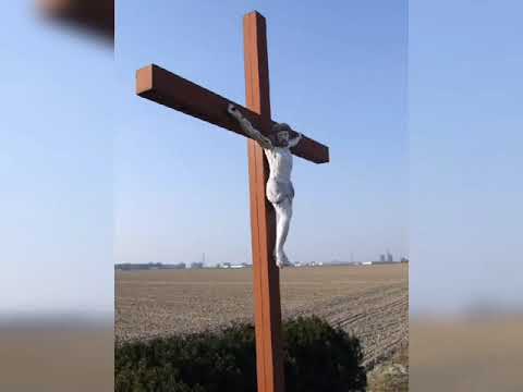 Króla wznoszą się znamiona - pieśń w wykonaniu Ady Ber-Nowak i Agnieszki Czerwińskiej.