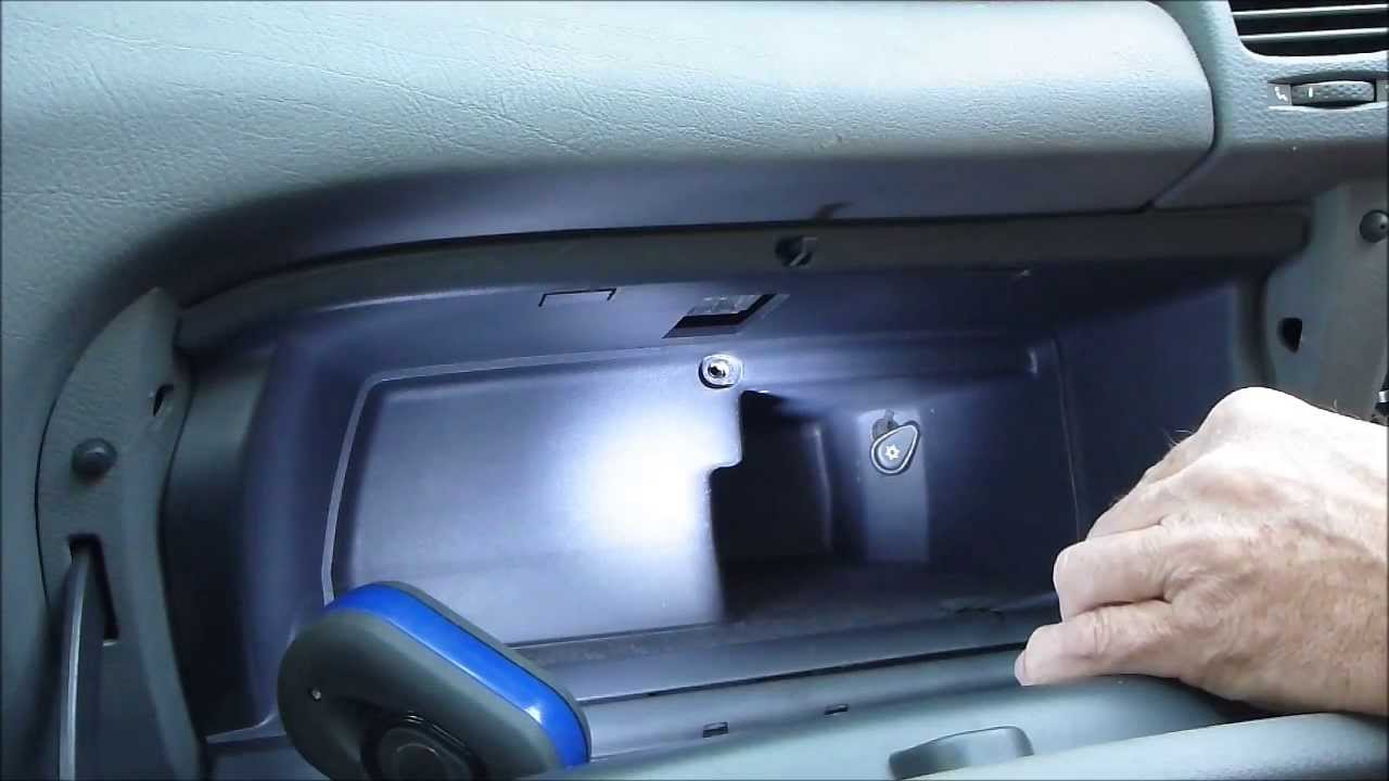 Cabin filter replacement Renault Laguna 2 YouTube